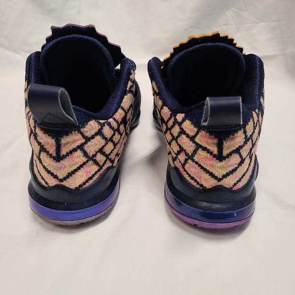 Lebron 17 Monstars ASG2020 - Picture 4 of 12